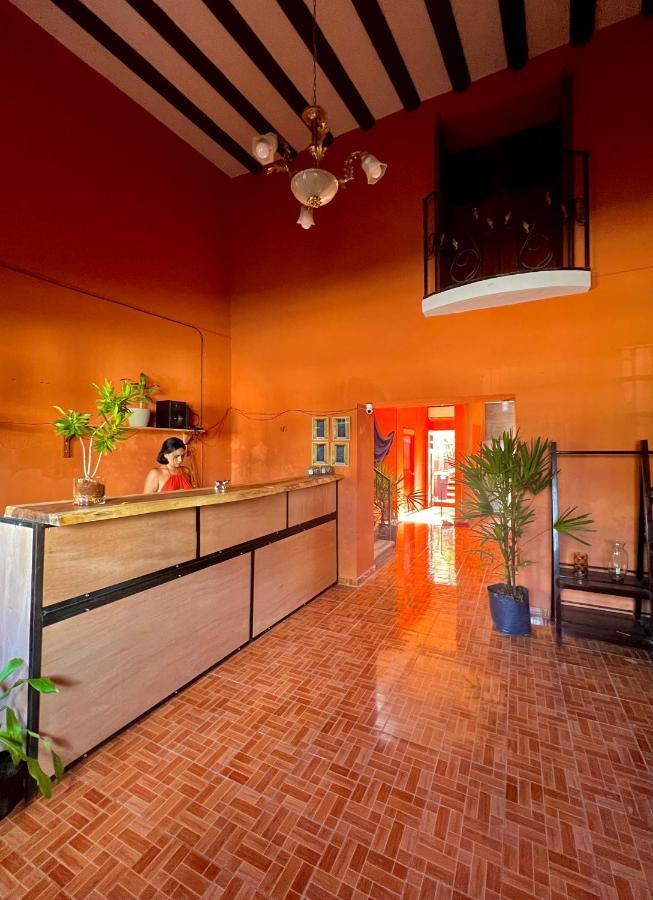 Alena Hostal Valladolid  Ngoại thất bức ảnh