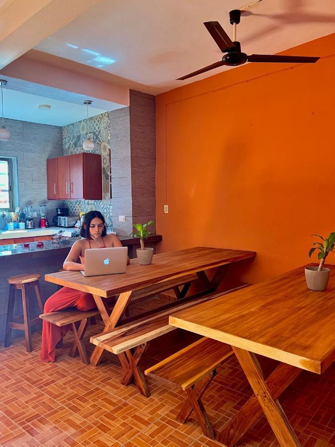 Alena Hostal Valladolid  Ngoại thất bức ảnh